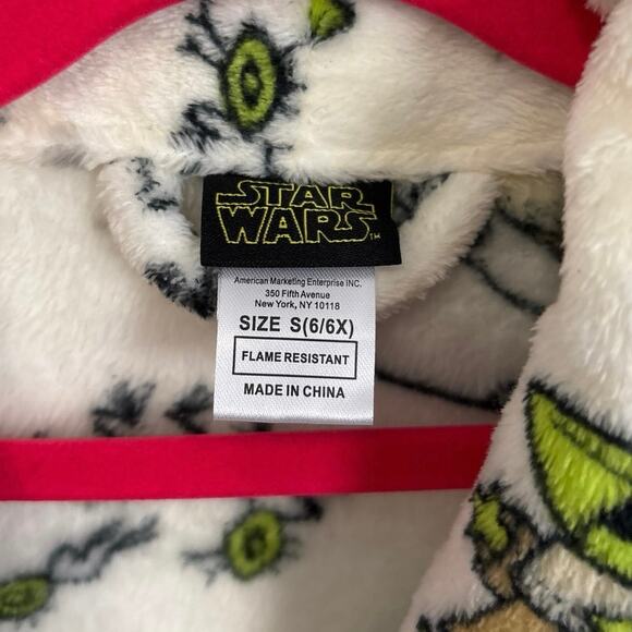 Star Wars Baby Yoda NWT Kids Tie Waist Robe S/6-6x - Picture 5 of 6